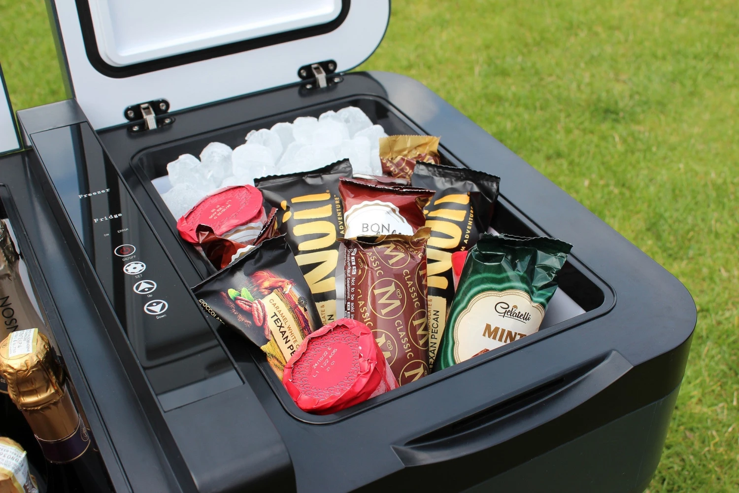 Outdoor Revolution Deep Extreme Compressor Cooler 35L 2 Outdoor Revolution Deep Extreme Compressor Cooler 35L - Image 2